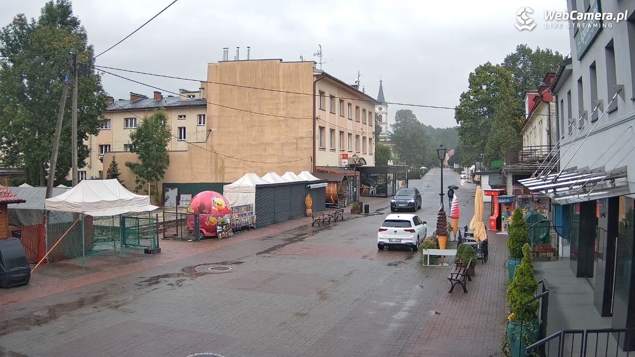 WISŁA - widok na deptak - 17 wresień 2025, 07:29