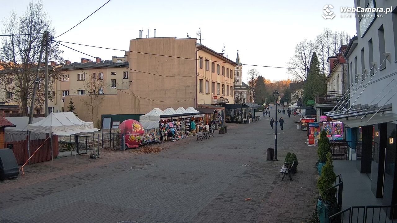 WISŁA - widok na deptak - 04 listopad 2025, 14:38