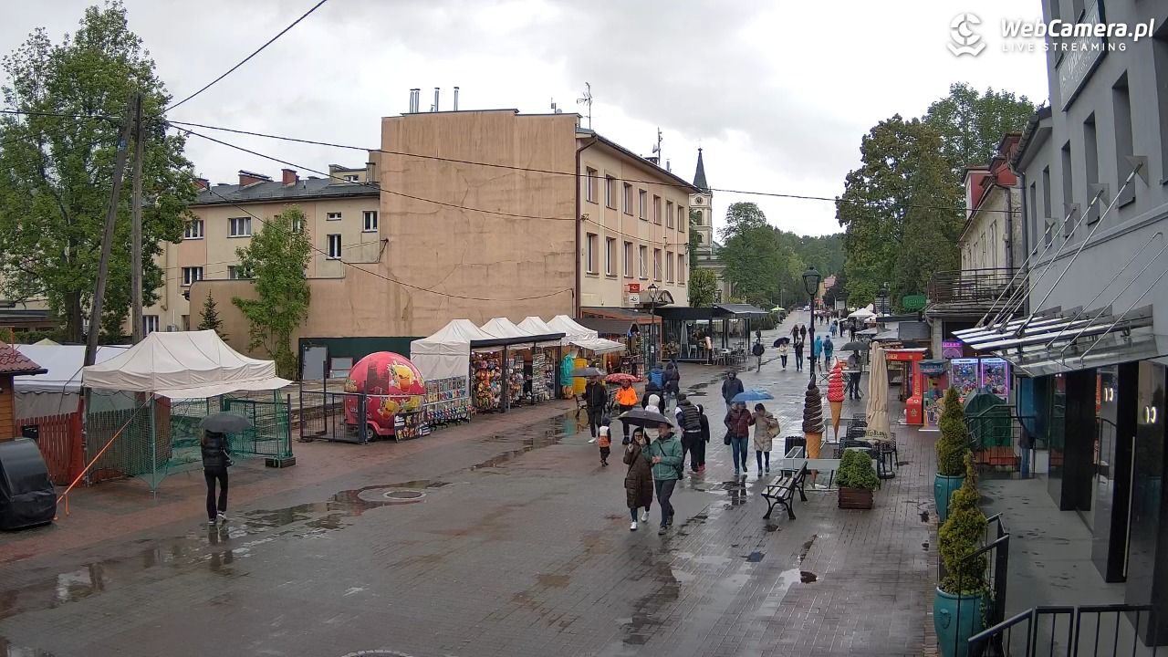 WISŁA - widok na deptak - 17 maj 2025, 11:53