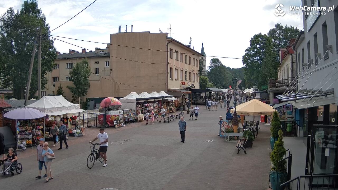 WISŁA - widok na deptak - 01 sierpień 2025, 11:19
