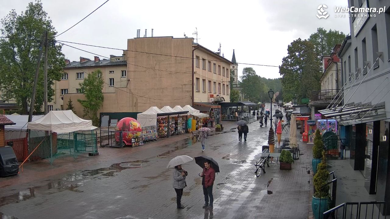 WISŁA - widok na deptak - 17 maj 2025, 11:52