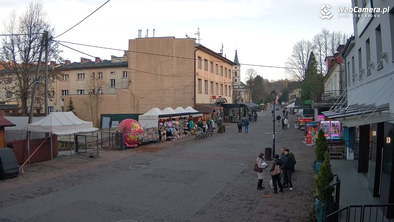 WISŁA - widok na deptak - 04 listopad 2025, 15:24