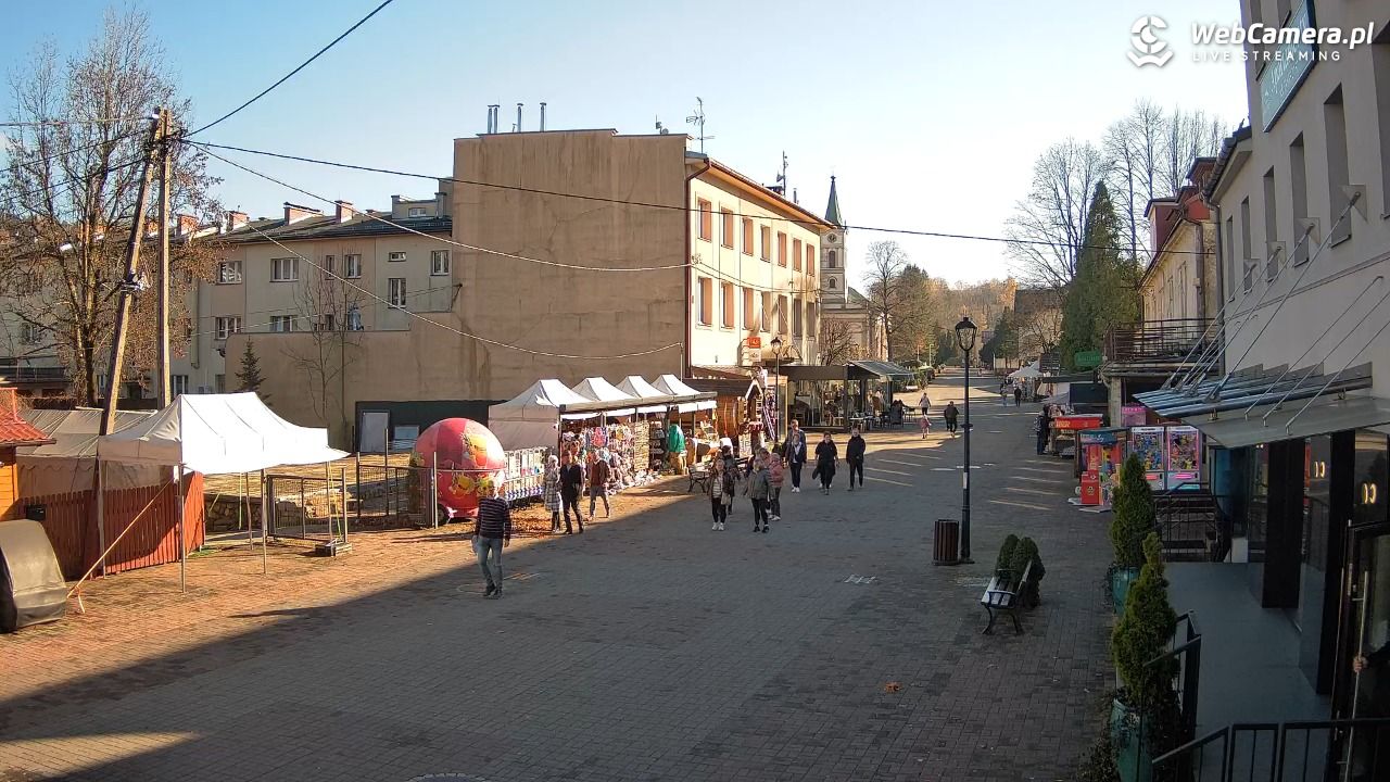 WISŁA - widok na deptak - 04 listopad 2025, 12:11