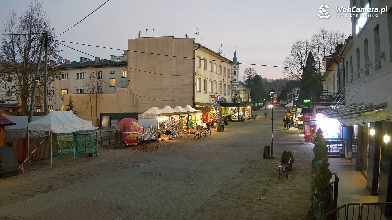 WISŁA - widok na deptak - 04 listopad 2025, 16:41