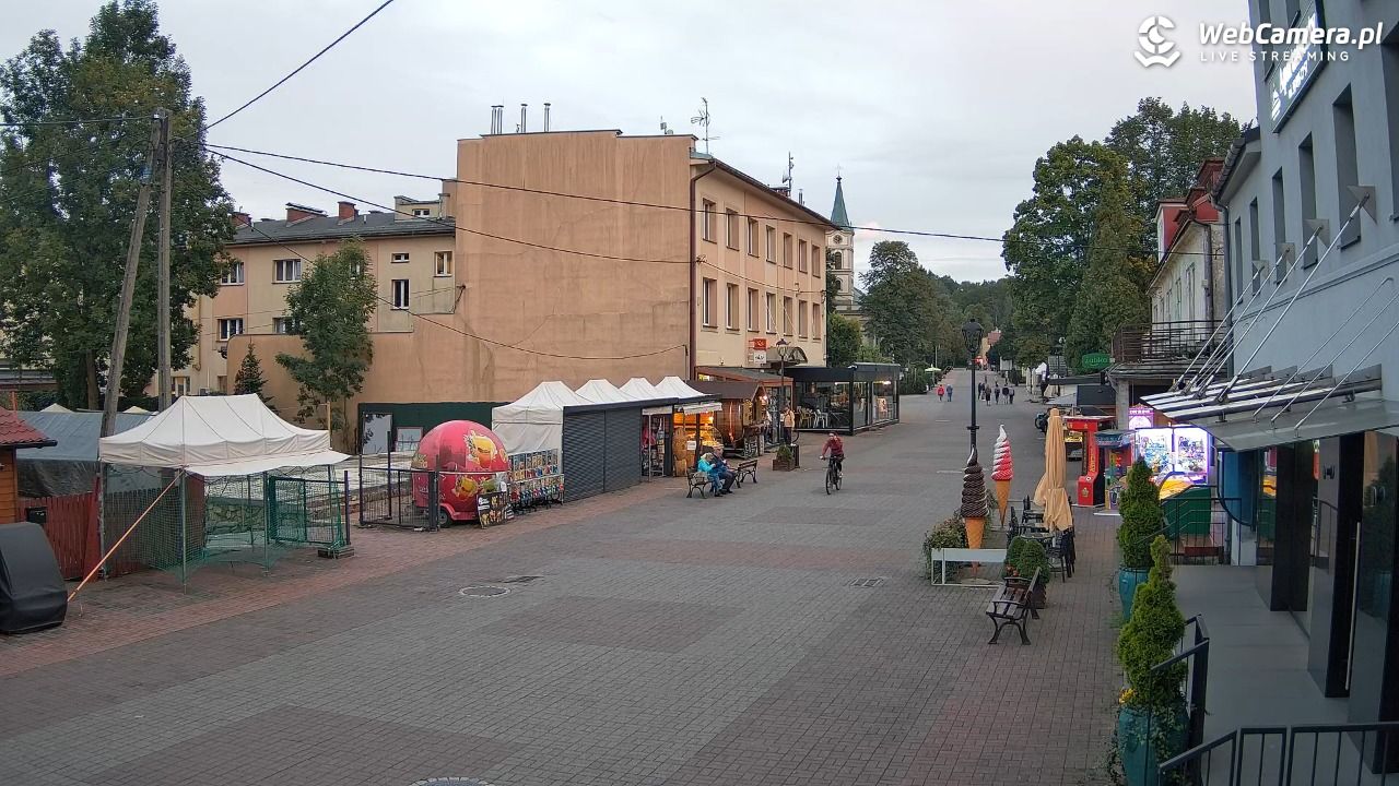 WISŁA - widok na deptak - 16 wresień 2025, 18:51