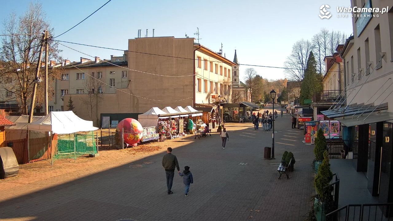 WISŁA - widok na deptak - 06 listopad 2025, 12:03