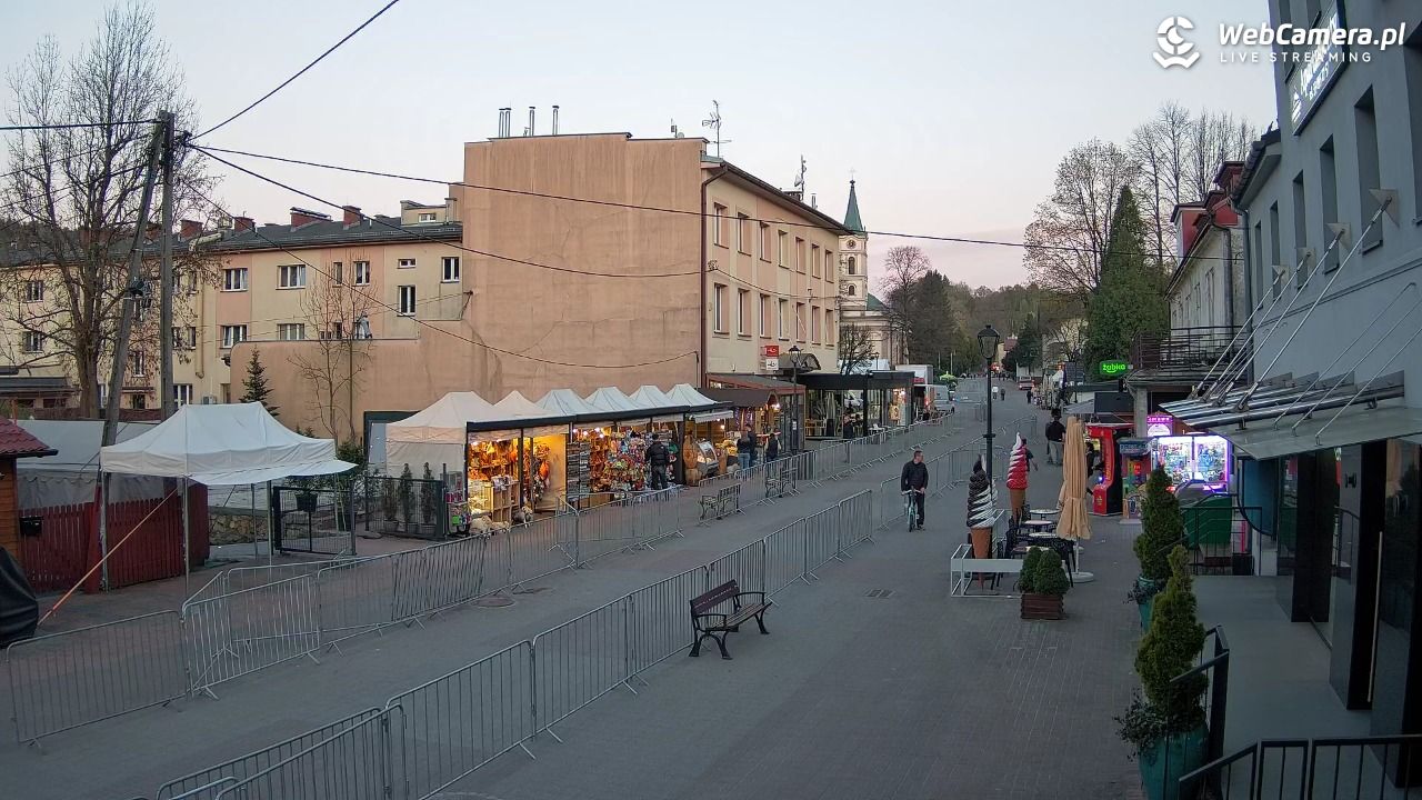 WISŁA - widok na deptak - 25 kwiecień 2026, 19:55