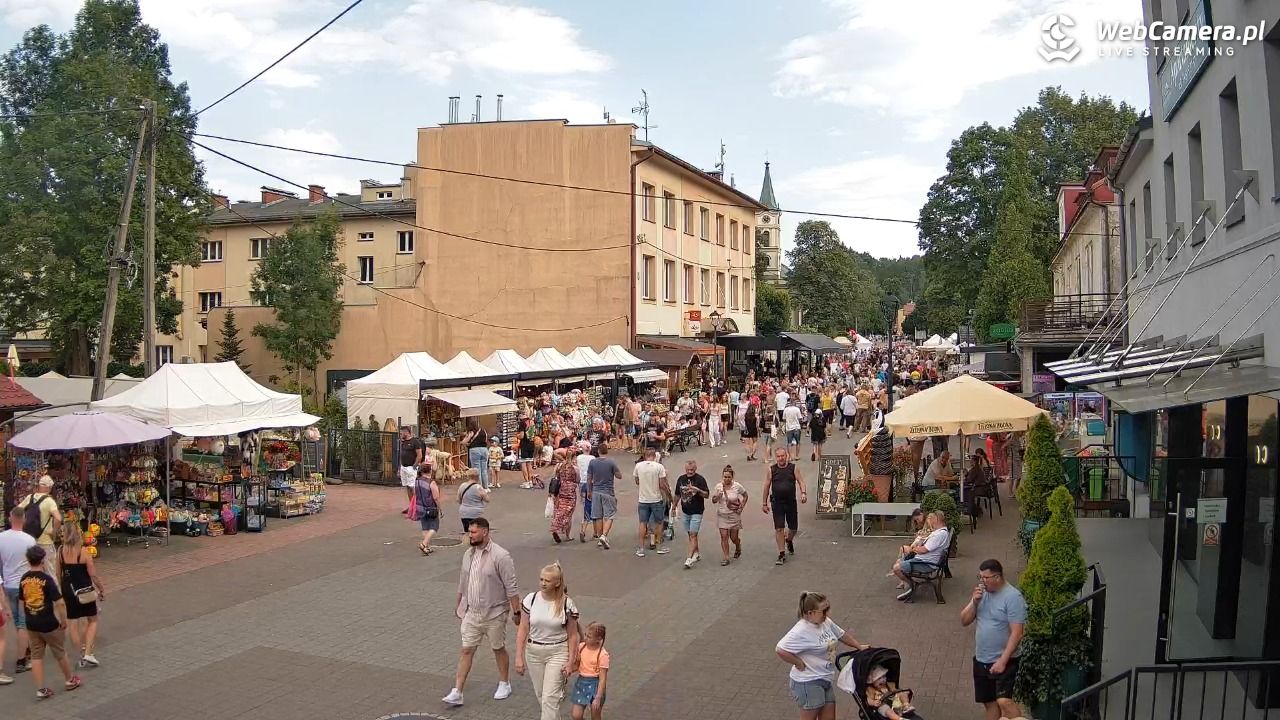 WISŁA - widok na deptak - 26 lipiec 2026, 15:53