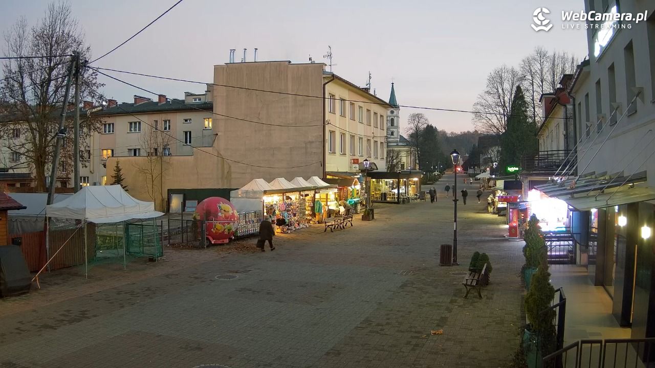 WISŁA - widok na deptak - 04 listopad 2025, 16:40