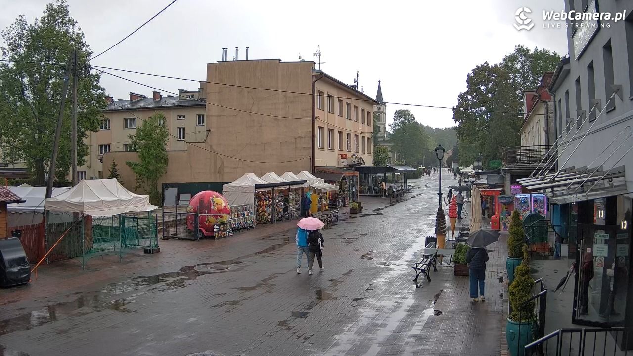 WISŁA - widok na deptak - 17 maj 2025, 11:51