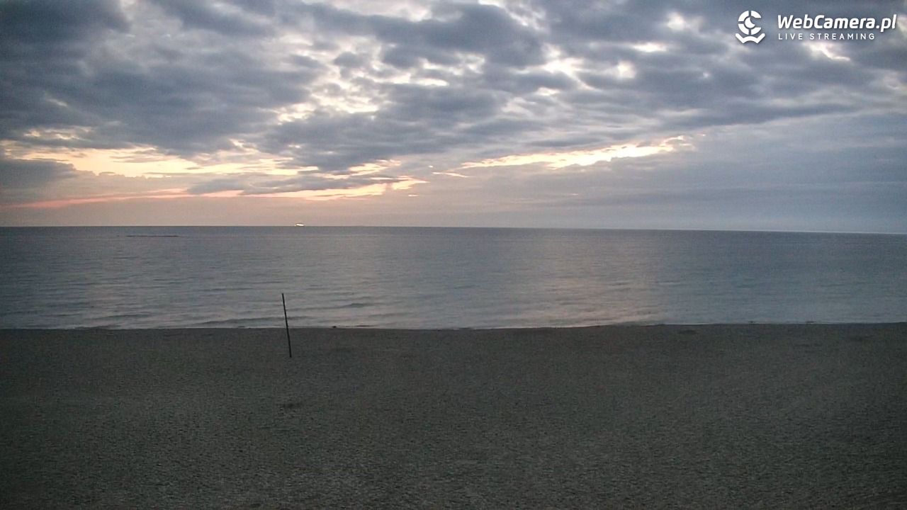 JASTRZĘBIA GÓRA - widok na plażę - 08 czerwiec 2026, 03:10