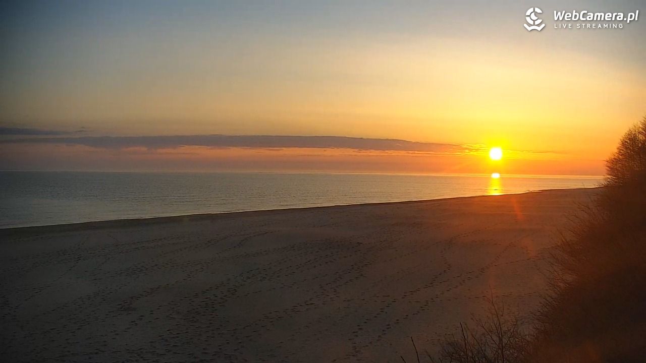 JASTRZĘBIA GÓRA - widok na plażę - 16 kwiecień 2026, 05:58