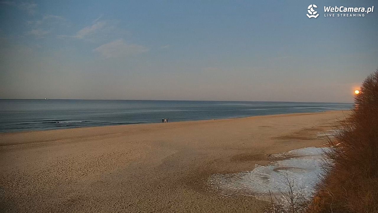 JASTRZĘBIA GÓRA - widok na plażę - 03 marzec 2026, 17:55