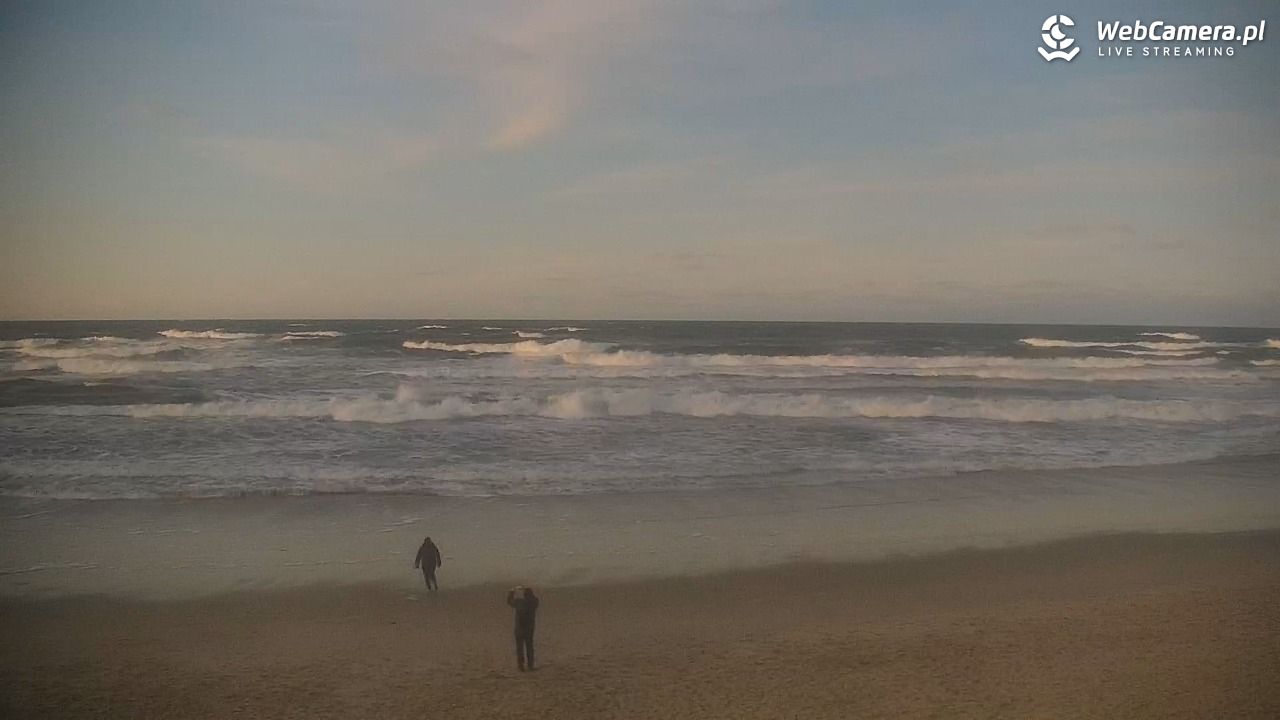 JASTRZĘBIA GÓRA - widok na plażę - 28 grudzień 2025, 16:06