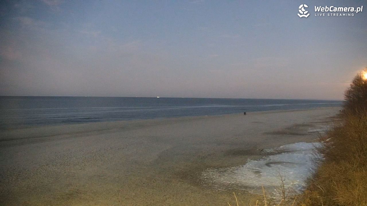 JASTRZĘBIA GÓRA - widok na plażę - 03 marzec 2026, 18:11