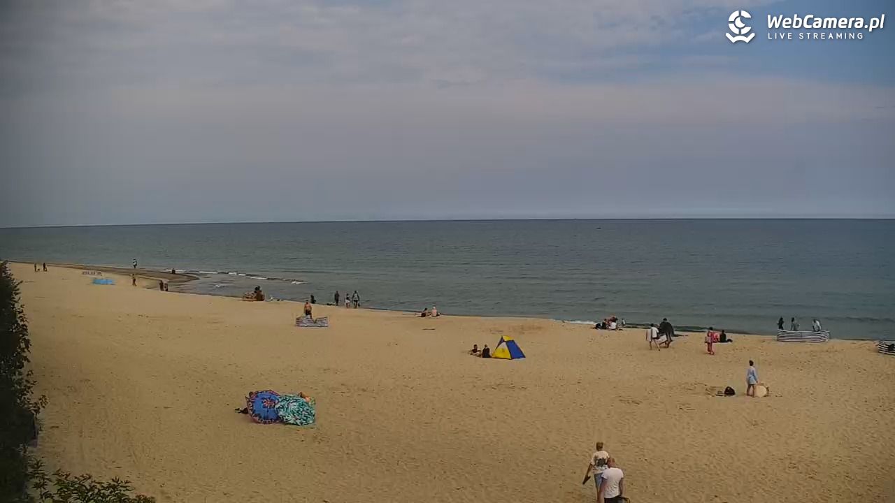 JASTRZĘBIA GÓRA - widok na plażę - 01 sierpień 2026, 09:57