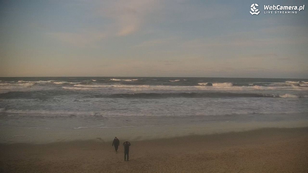 JASTRZĘBIA GÓRA - widok na plażę - 28 grudzień 2025, 16:06