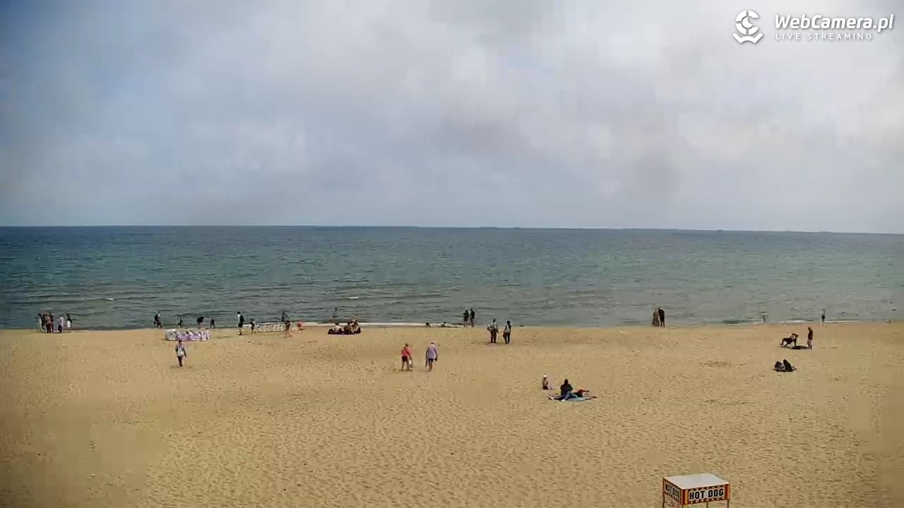 JASTRZĘBIA GÓRA - widok na plażę - 26 lipiec 2025, 10:02