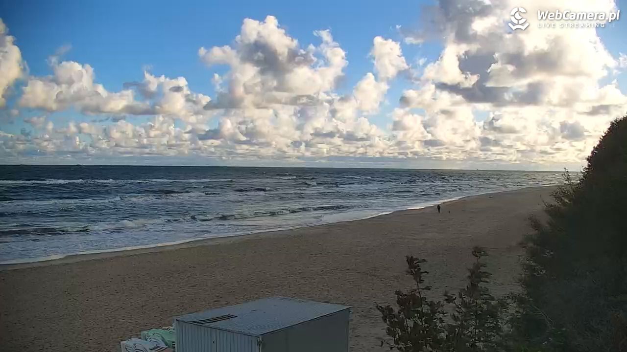 JASTRZĘBIA GÓRA - widok na plażę - 23 wresień 2026, 08:33
