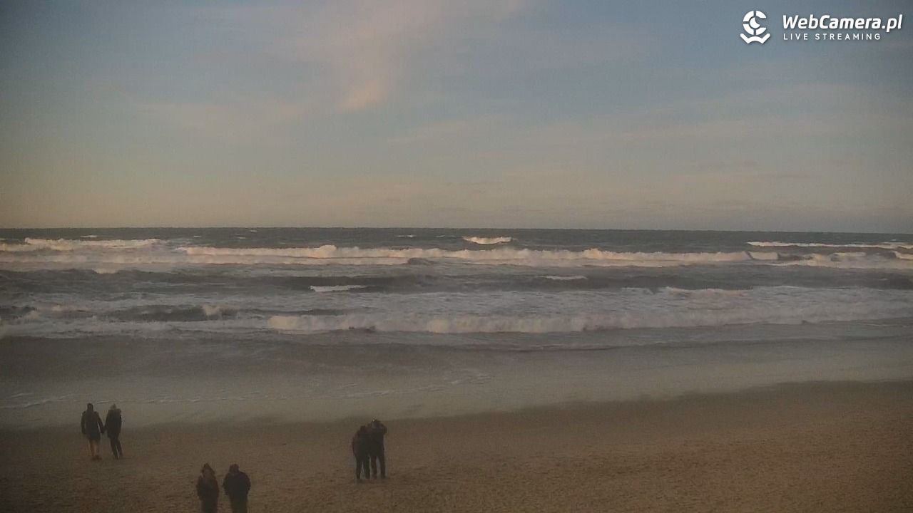 JASTRZĘBIA GÓRA - widok na plażę - 28 grudzień 2025, 16:06