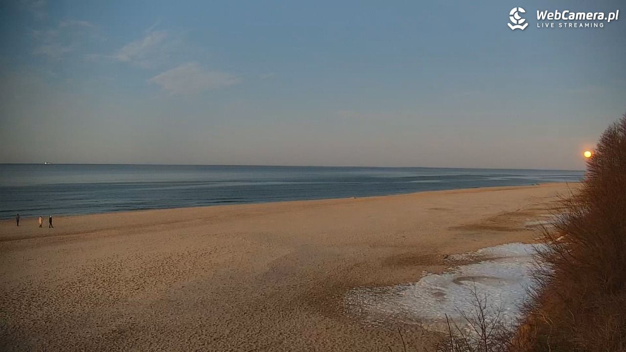 JASTRZĘBIA GÓRA - widok na plażę - 03 marzec 2026, 17:53