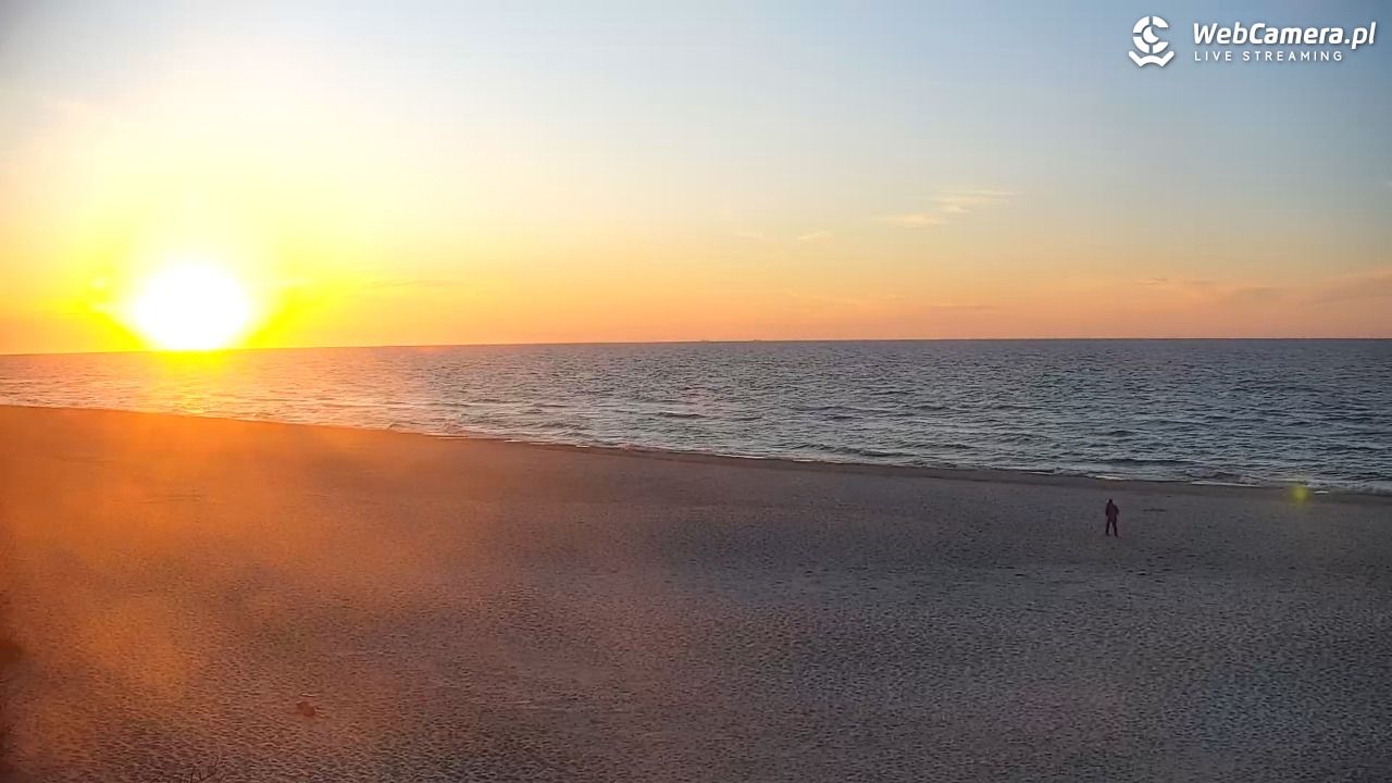 JASTRZĘBIA GÓRA - widok na plażę - 19 kwiecień 2026, 19:45