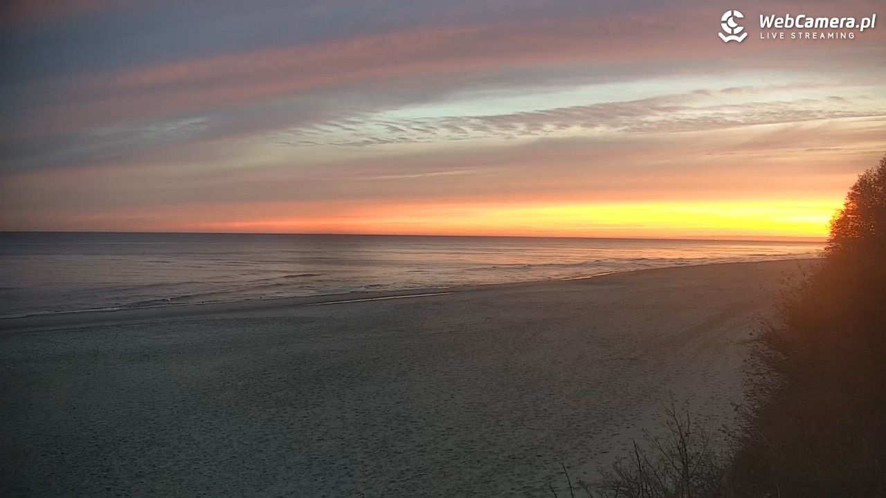 JASTRZĘBIA GÓRA - widok na plażę - 05 listopad 2025, 06:33