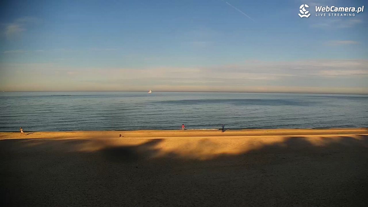JASTRZĘBIA GÓRA - widok na plażę - 06 listopad 2025, 12:30