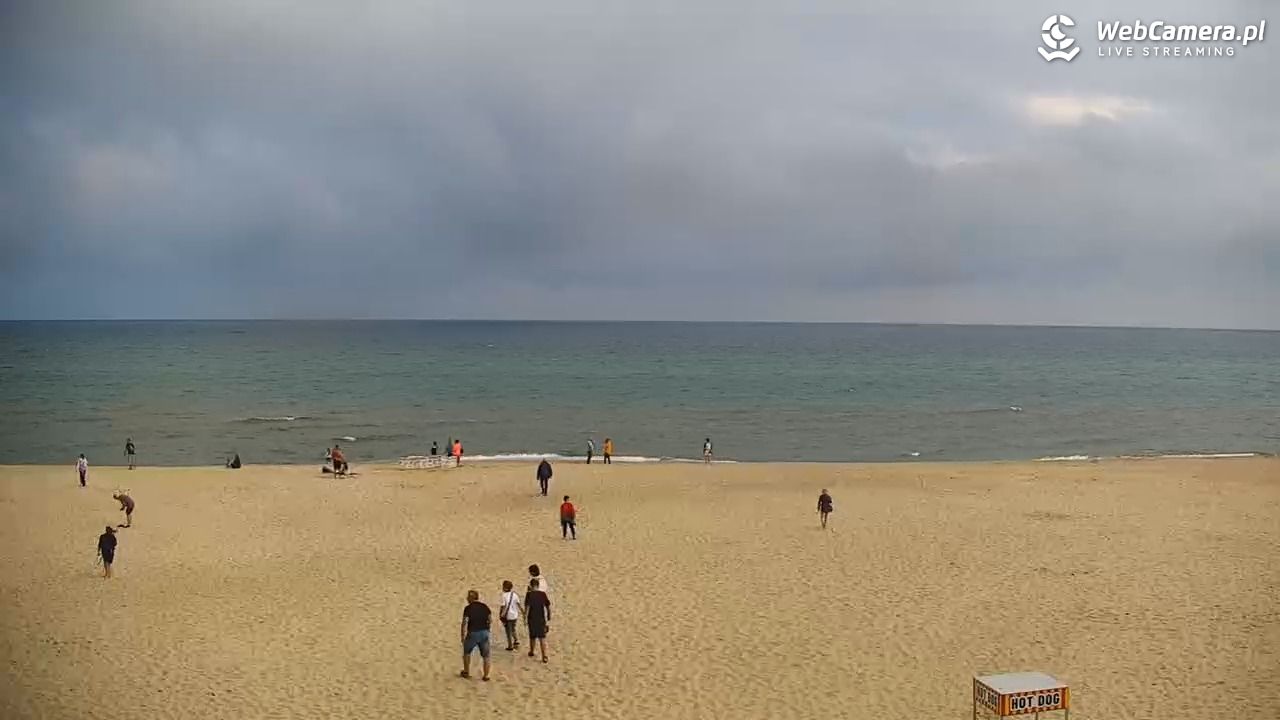 JASTRZĘBIA GÓRA - widok na plażę - 26 lipiec 2025, 09:25