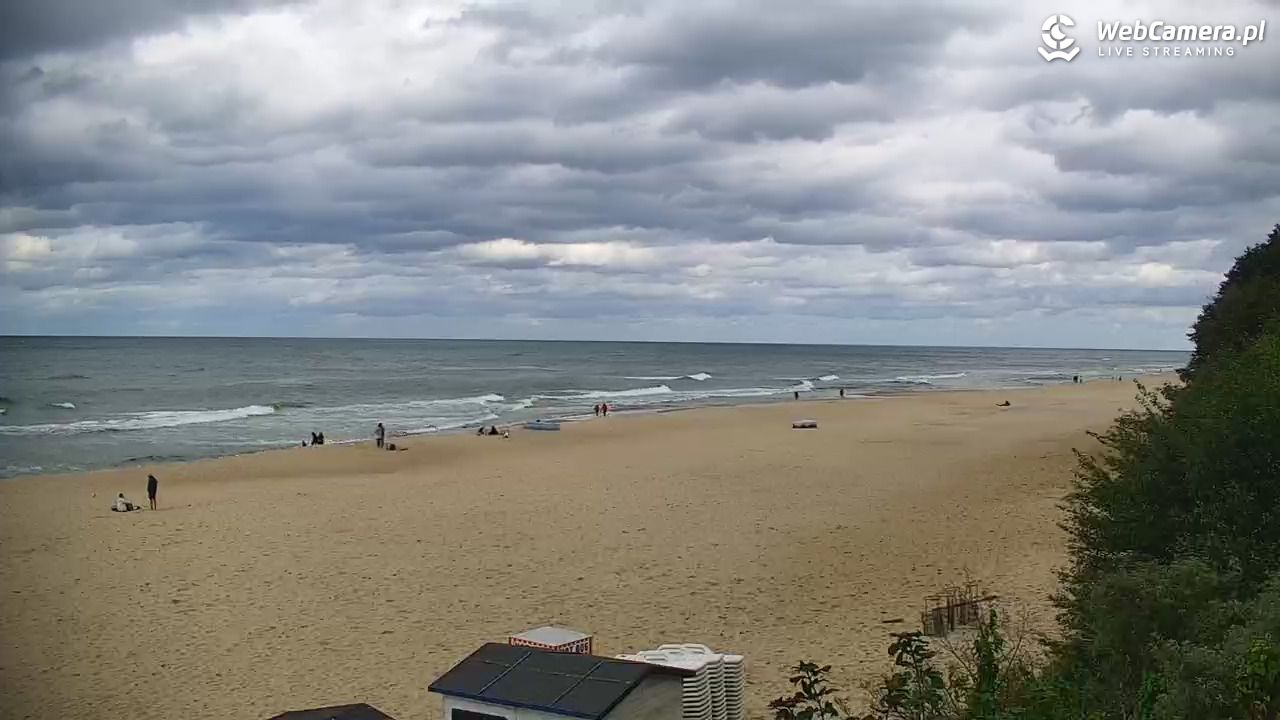 JASTRZĘBIA GÓRA - widok na plażę - 16 wresień 2025, 12:38