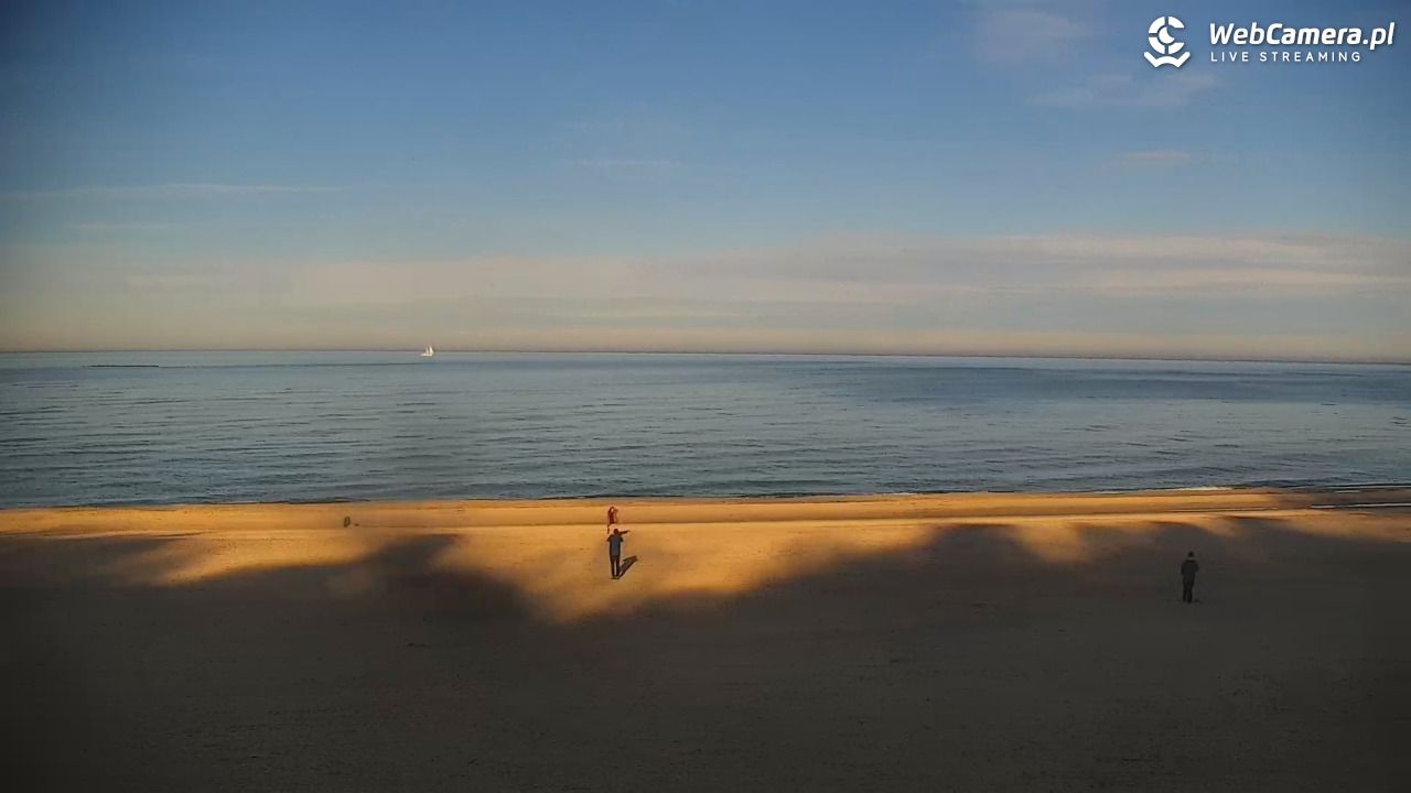 JASTRZĘBIA GÓRA - widok na plażę - 06 listopad 2025, 12:27