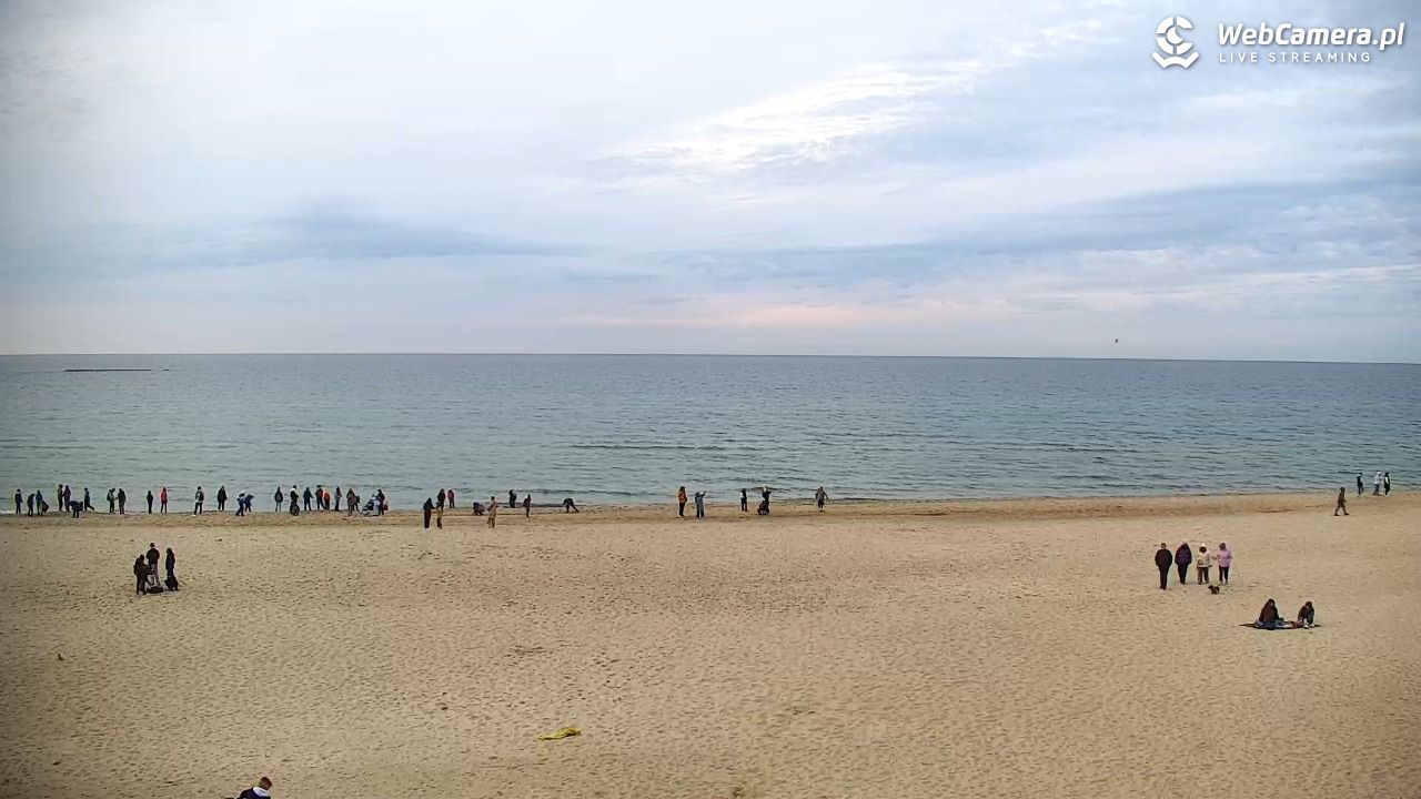 JASTRZĘBIA GÓRA - widok na plażę - 18 kwiecień 2026, 19:23