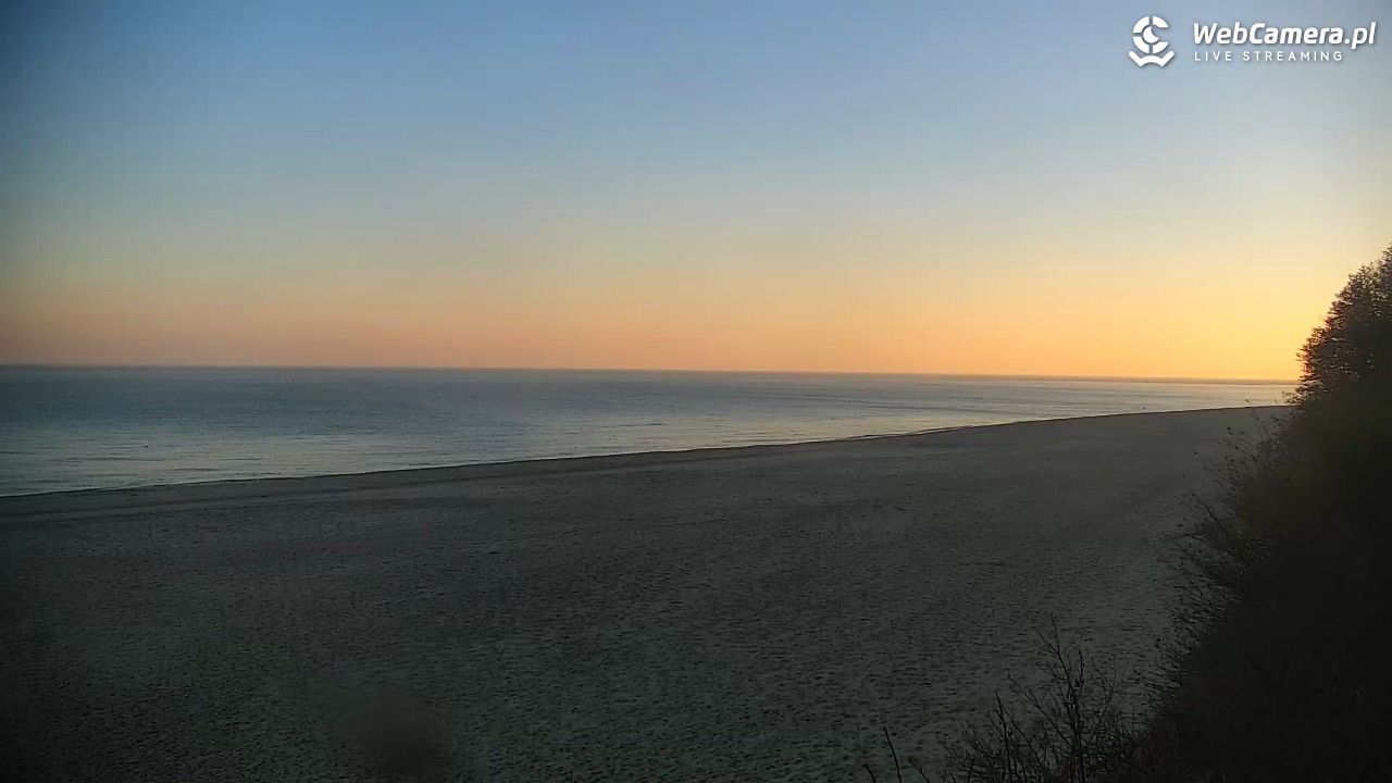 JASTRZĘBIA GÓRA - widok na plażę - 08 listopad 2025, 07:58