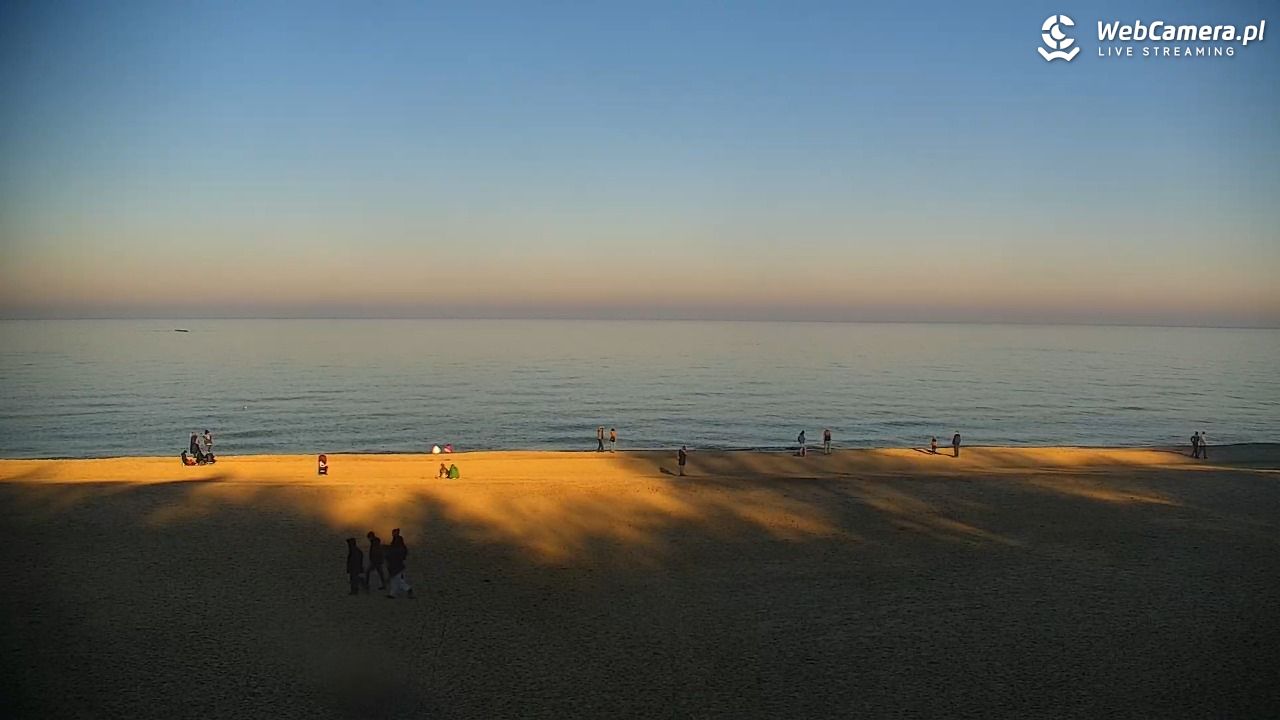 JASTRZĘBIA GÓRA - widok na plażę - 08 listopad 2025, 11:02