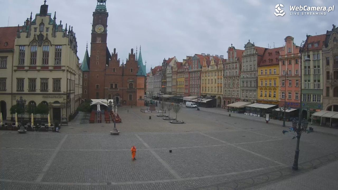 WROCŁAW - widok na Stare Miasto - 17 maj 2025, 07:13