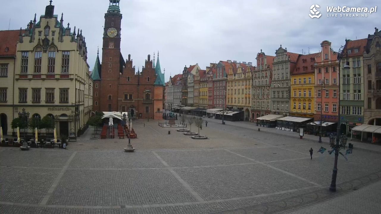WROCŁAW - widok na Stare Miasto - 17 maj 2025, 07:32
