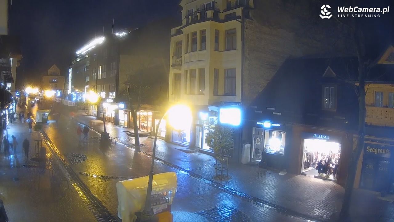 KRUPÓWKI - widok na środkową część deptaka - 03 listopad 2025, 16:55