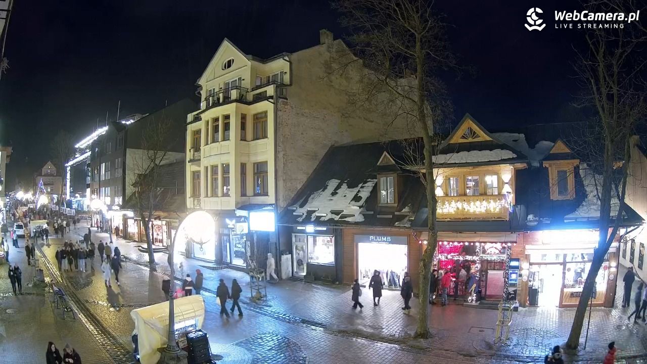 KRUPÓWKI - widok na środkową część deptaka - 05 luty 2026, 20:48