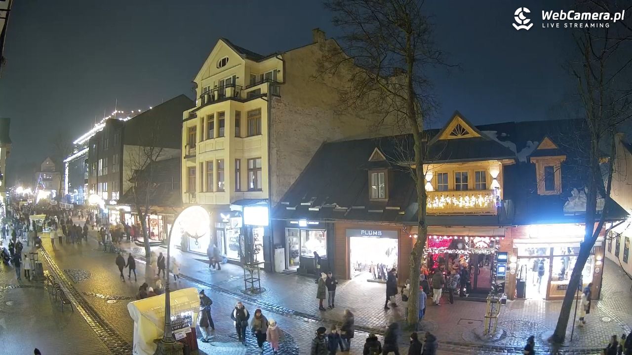 KRUPÓWKI - widok na środkową część deptaka - 07 luty 2026, 18:31