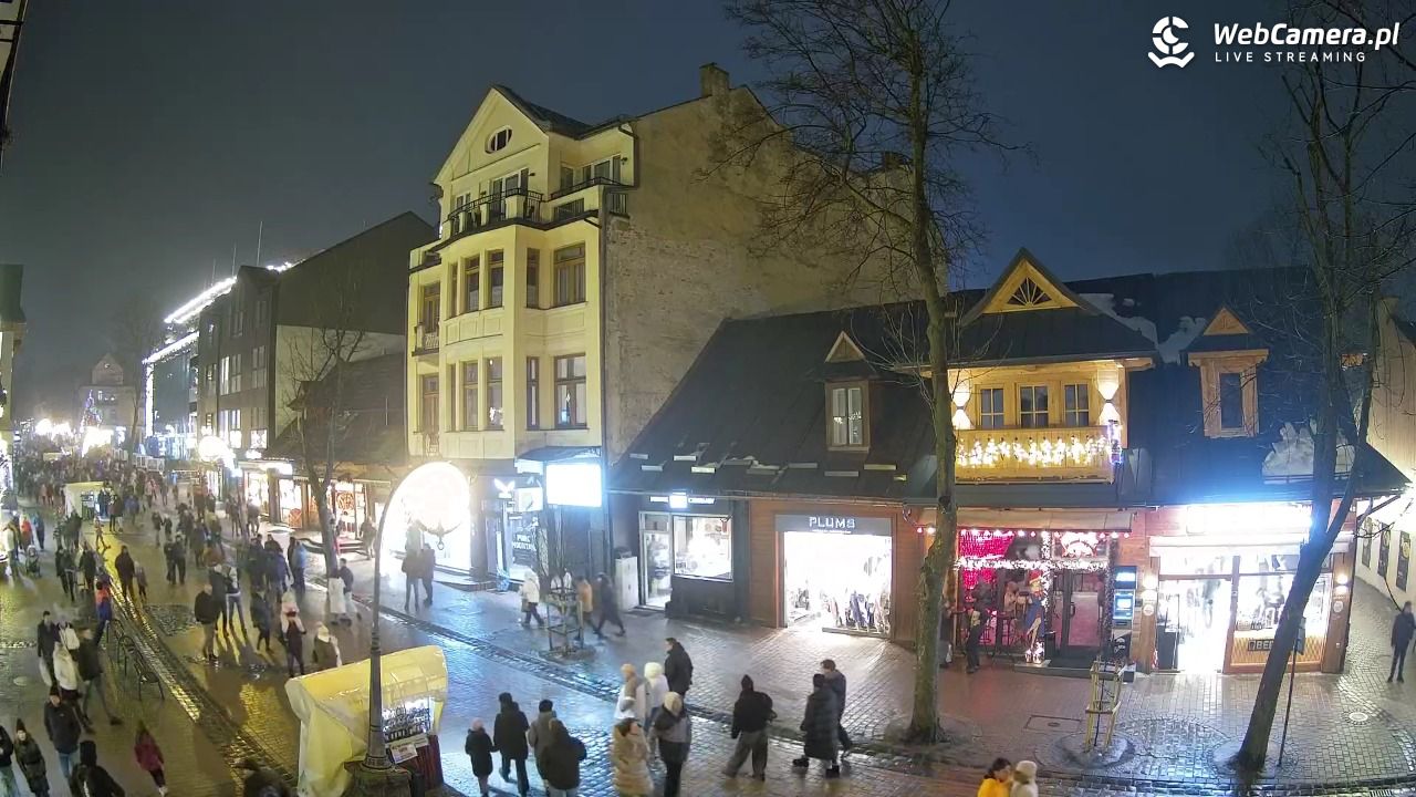 KRUPÓWKI - widok na środkową część deptaka - 07 luty 2026, 19:01