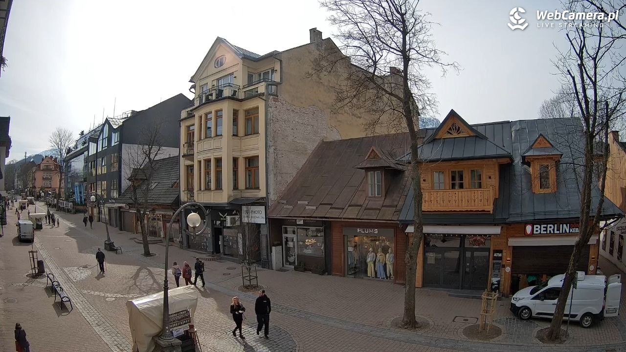 KRUPÓWKI - widok na środkową część deptaka - 25 marzec 2026, 10:01