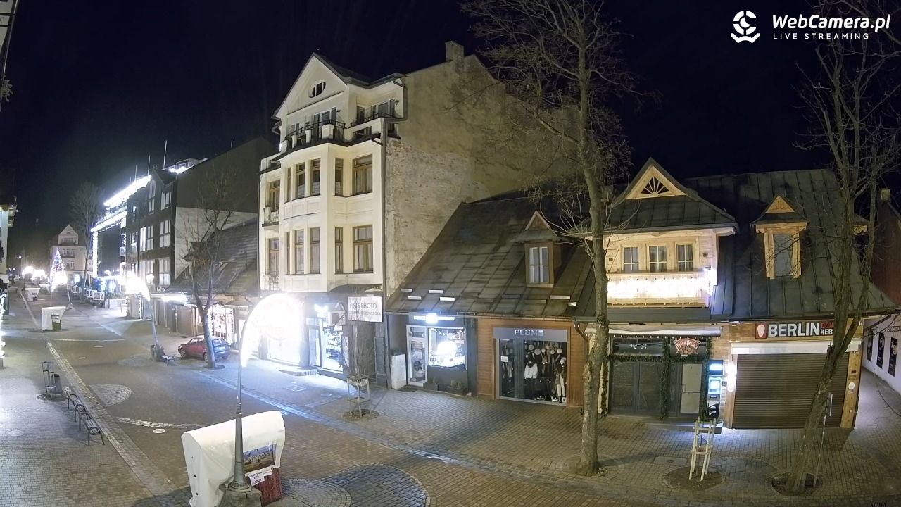 KRUPÓWKI - widok na środkową część deptaka - 19 grudzień 2025, 05:55