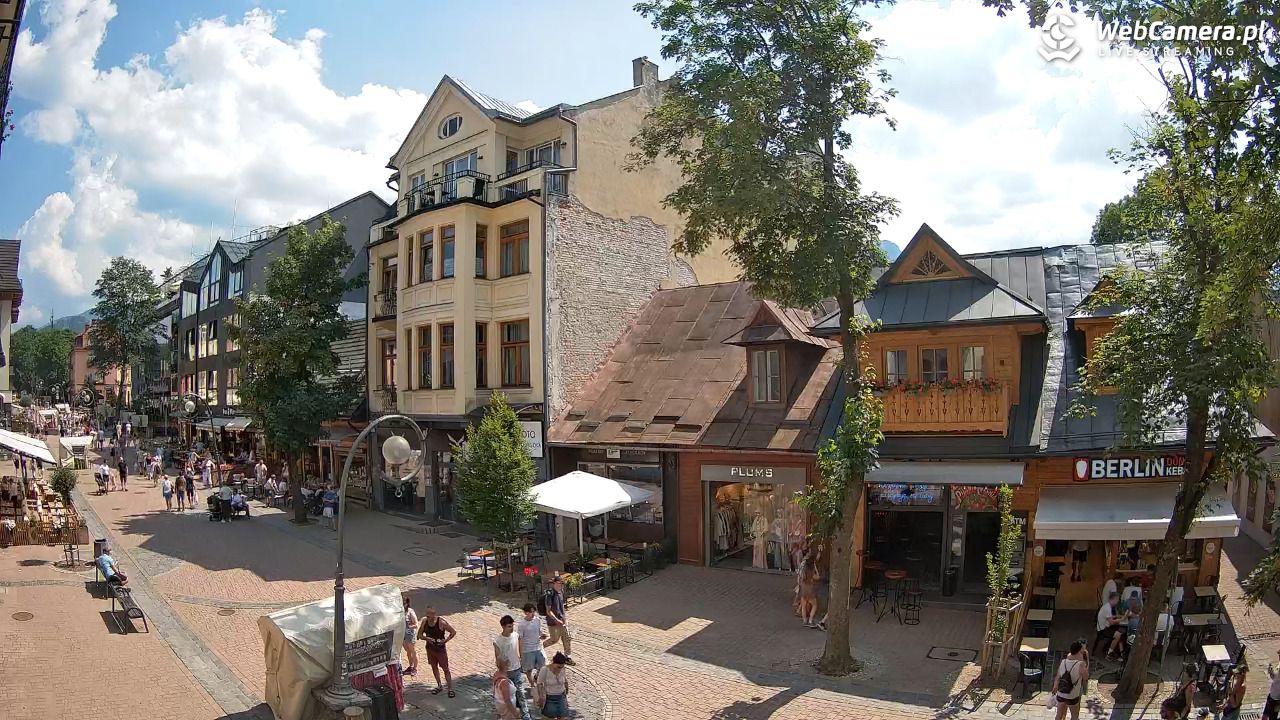 KRUPÓWKI - widok na środkową część deptaka - 28 czerwiec 2026, 14:29