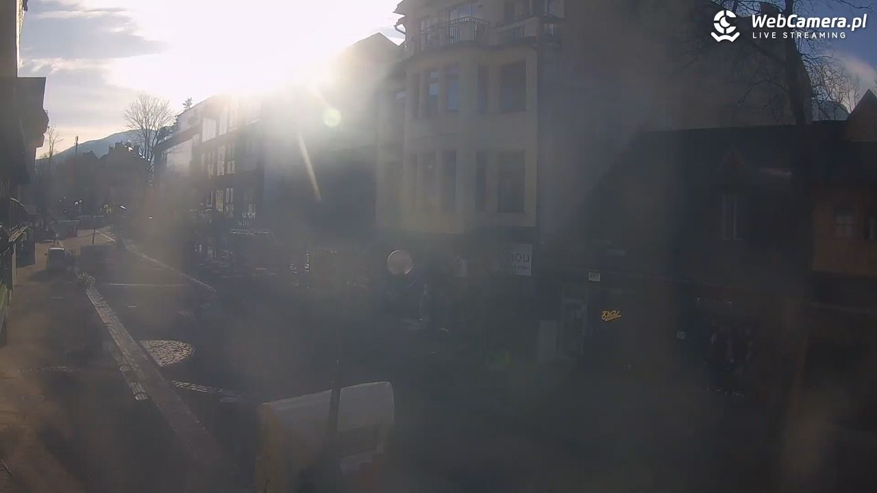 KRUPÓWKI - widok na środkową część deptaka - 02 listopad 2025, 08:50