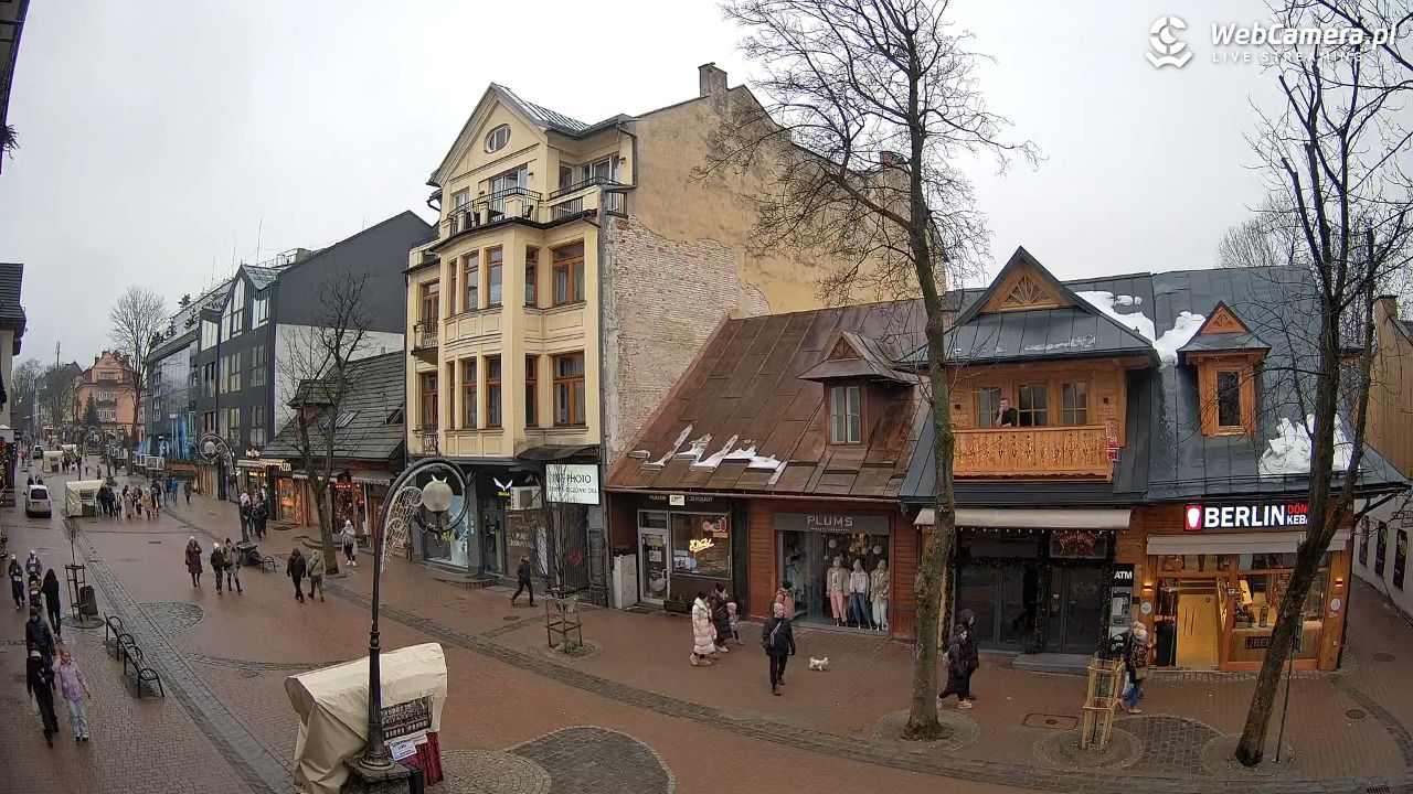 KRUPÓWKI - widok na środkową część deptaka - 07 luty 2026, 16:20