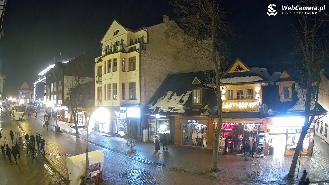 KRUPÓWKI - widok na środkową część deptaka - 05 luty 2026, 21:49