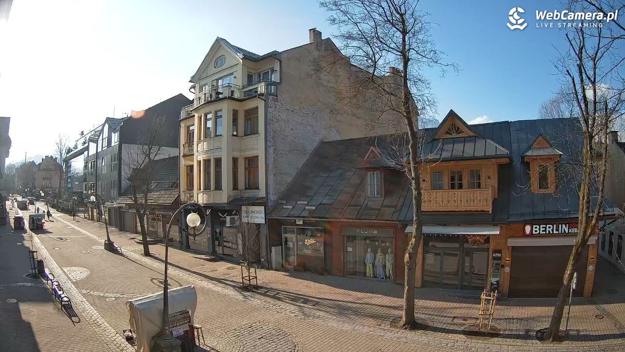 KRUPÓWKI - widok na środkową część deptaka - 22 marzec 2026, 08:05