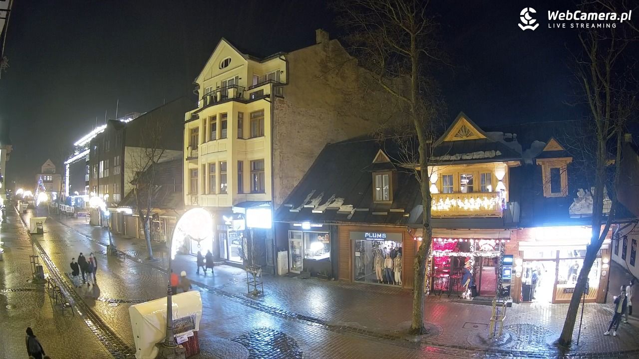 KRUPÓWKI - widok na środkową część deptaka - 06 luty 2026, 23:38