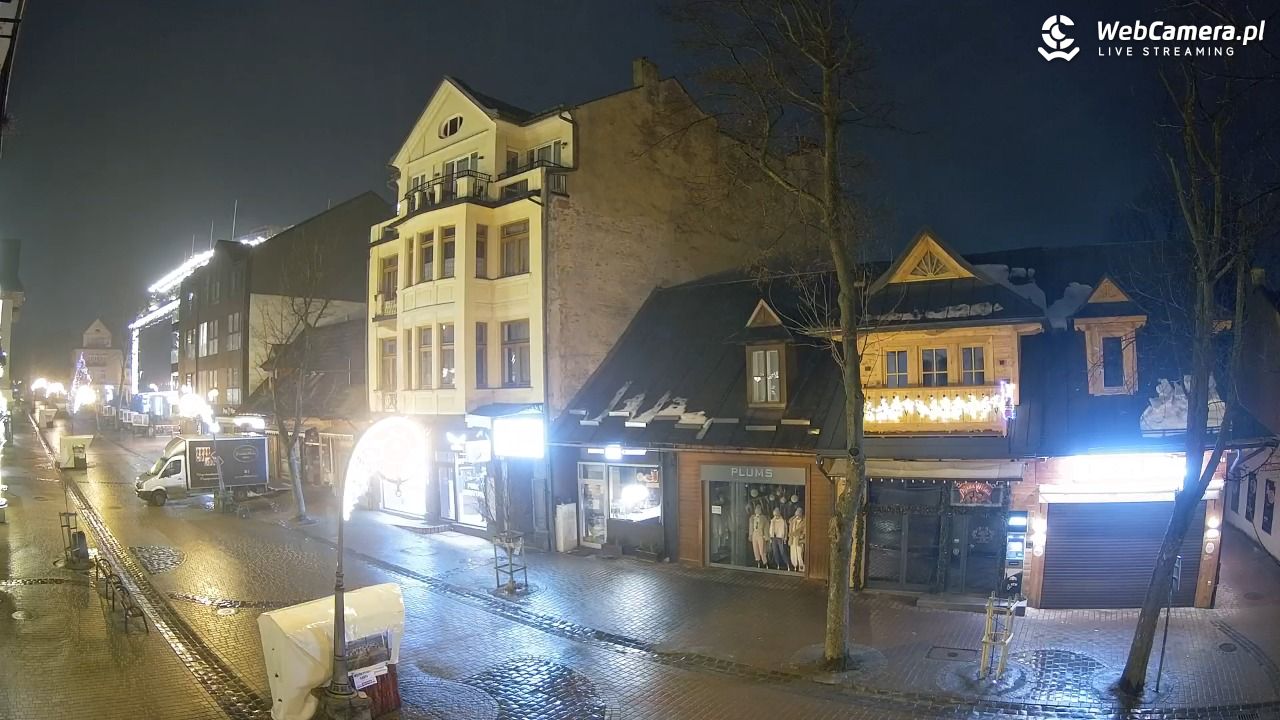 KRUPÓWKI - widok na środkową część deptaka - 07 luty 2026, 06:17