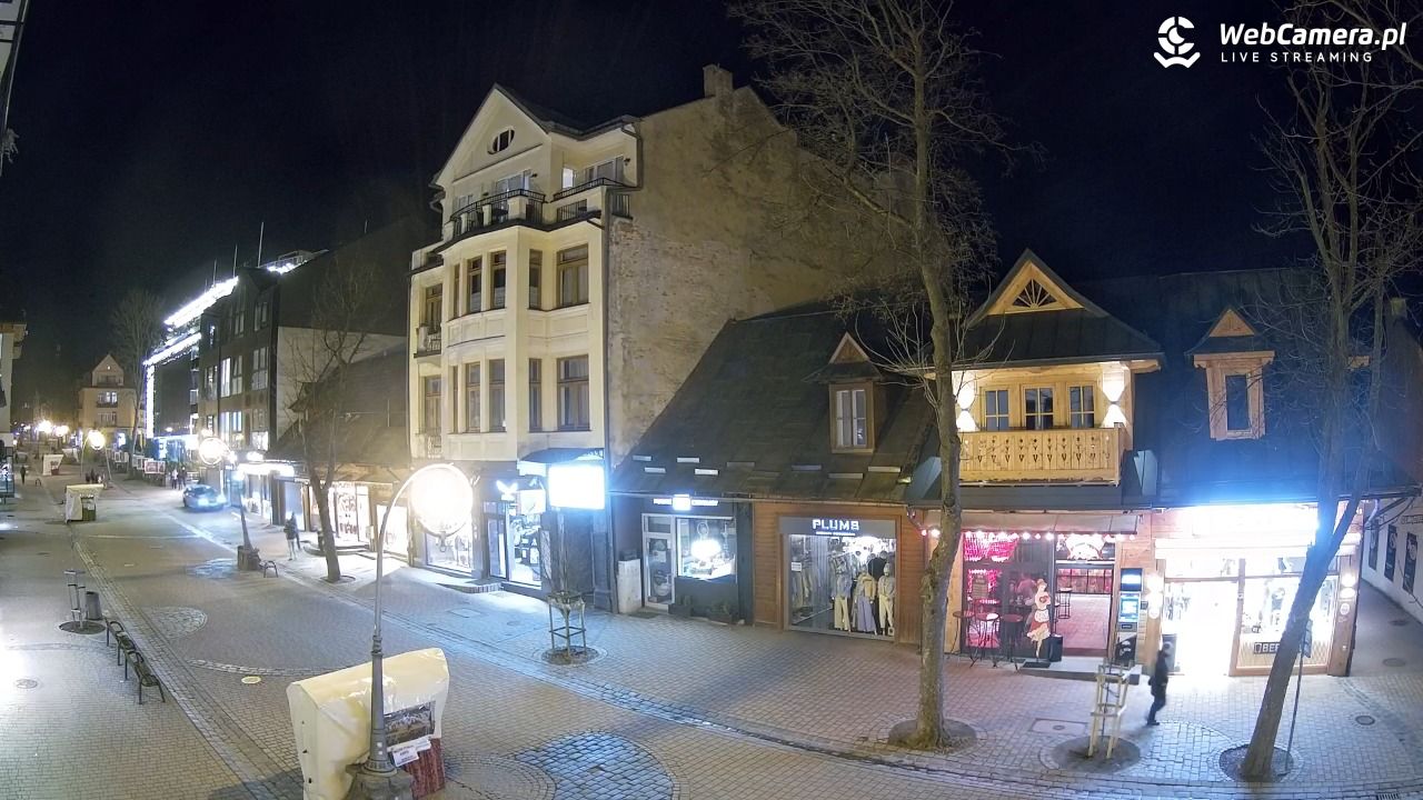 KRUPÓWKI - widok na środkową część deptaka - 21 marzec 2026, 22:20